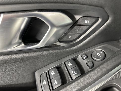 Certified 2023 BMW 330i xDrive Sedan w/ Driving Assistance Package image 7