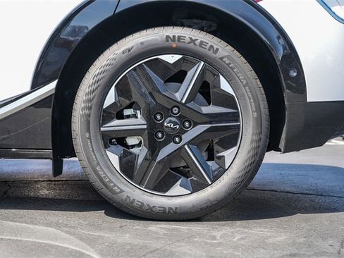 New 2025 Kia EV6 Wind image 11