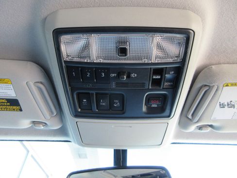 Used 2015 Toyota 4Runner Limited AWD/4WD image 19