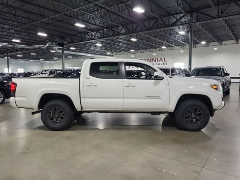 Used 2021 Toyota Tacoma SR5 w/ Technology Package AWD/4WD image 8