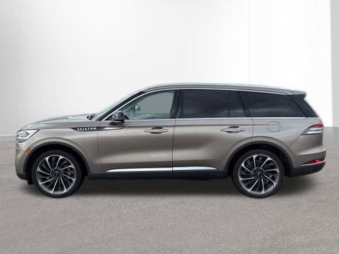 Used 2020 Lincoln Aviator Reserve w/ Equipment Group 202A image 2