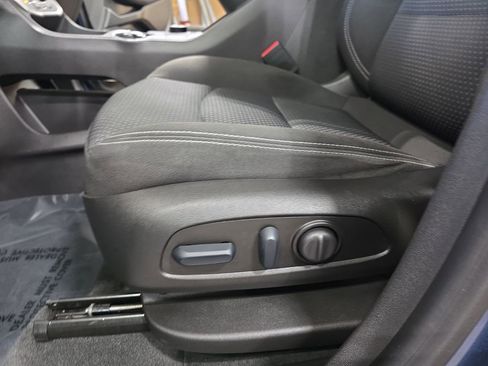 Used 2024 GMC Terrain SLE w/ Driver Convenience Package AWD/4WD image 27