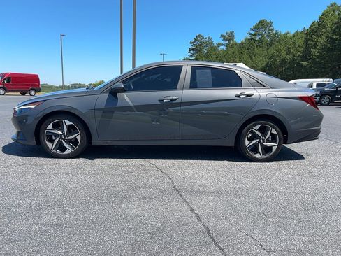 Used 2023 Hyundai Elantra SEL w/ Convenience Package FWD image 8
