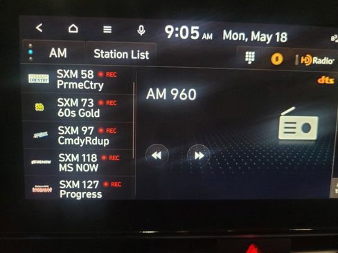 Used 2024 Hyundai Elantra SEL FWD image 25