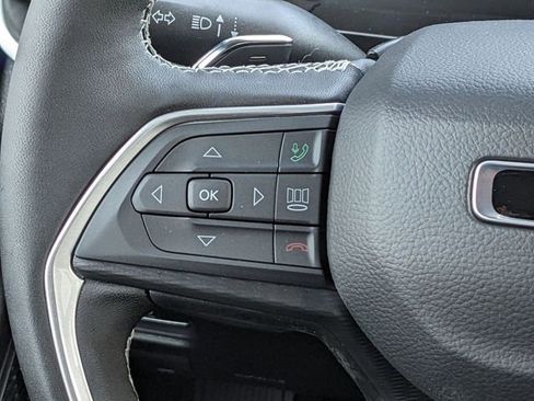 New 2025 Jeep Grand Cherokee L Altitude image 19