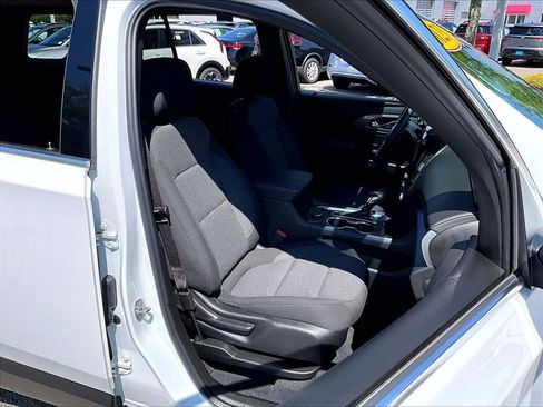 Used 2023 Chevrolet Traverse LT AWD/4WD image 11