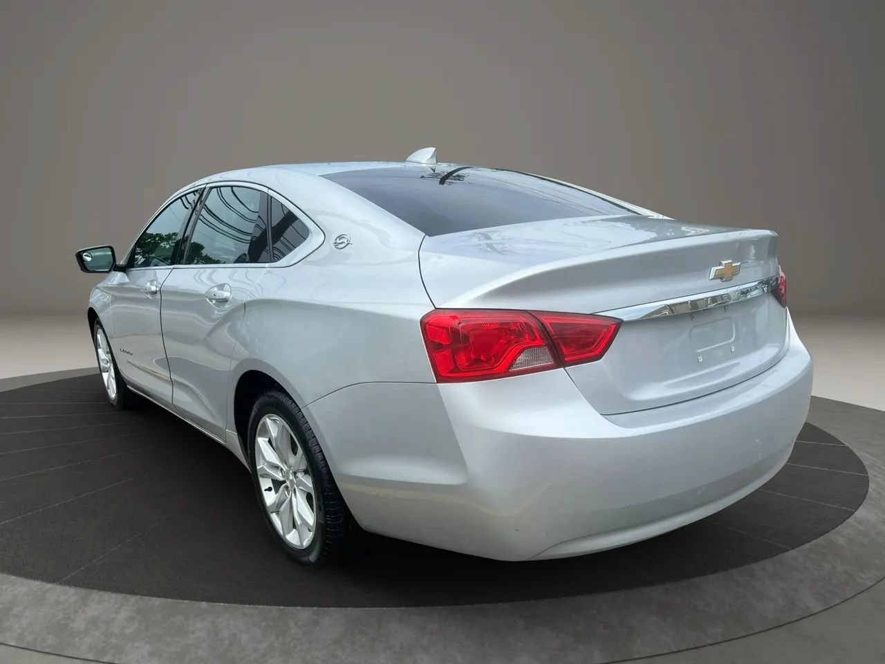 Used 2019 Chevrolet Impala LT FWD image 7