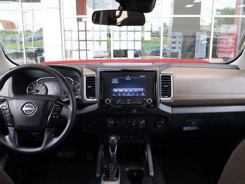 Used 2022 Nissan Frontier SV w/ Technology Package RWD image 31
