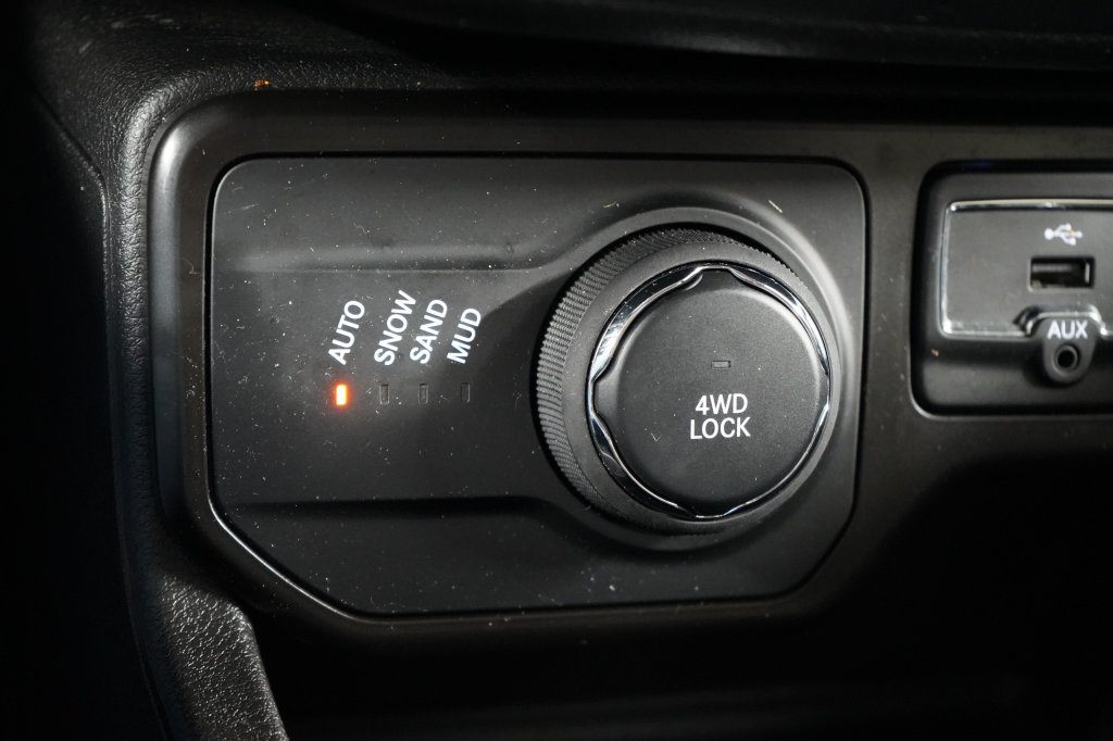 Used 2023 Jeep Renegade Limited AWD/4WD image 28
