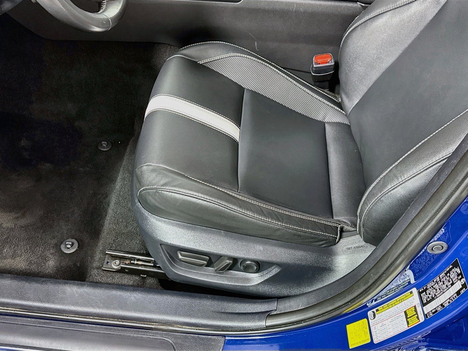 Used 2025 Toyota Camry SE FWD image 14