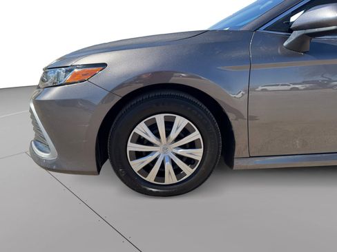Used 2023 Toyota Camry LE image 9