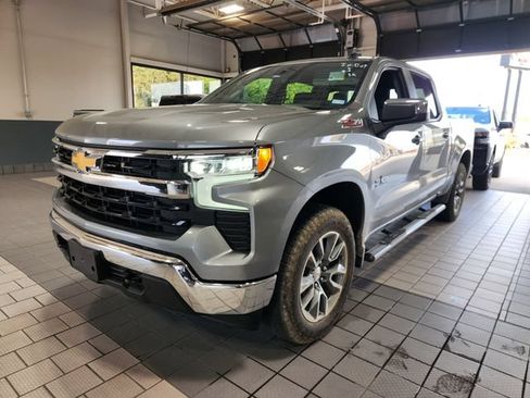 Used 2026 Chevrolet Silverado 1500 LT AWD/4WD image 3
