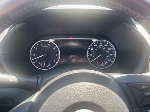 Used 2024 Nissan Sentra SV w/ All-Weather Package FWD image 5