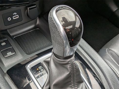 Used 2022 Nissan Rogue Sport SL w/ Premium Package image 17