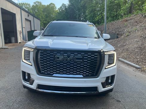 Used 2024 GMC Yukon Denali Ultimate AWD/4WD image 2