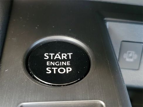 New 2025 Nissan Kicks SR image 31