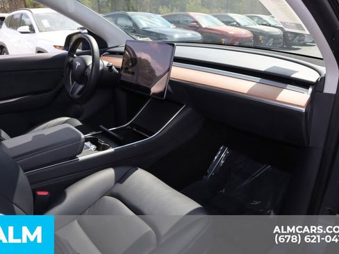 Used 2020 Tesla Model Y Long Range image 28