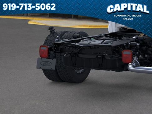 New 2025 Ford F450 XL w/ XL Chrome Package image 21