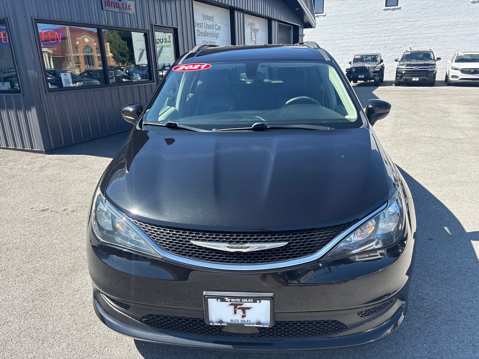 Used 2021 Chrysler Voyager Lxi FWD image 9