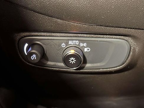 Used 2022 Chevrolet Equinox LS AWD/4WD image 19