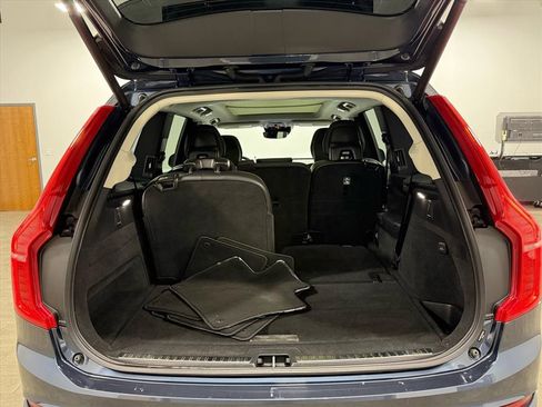 Used 2022 Volvo XC90 T5 Momentum image 17