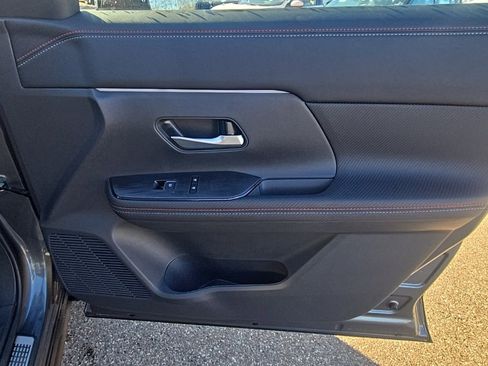 New 2026 Nissan Kicks SR image 26