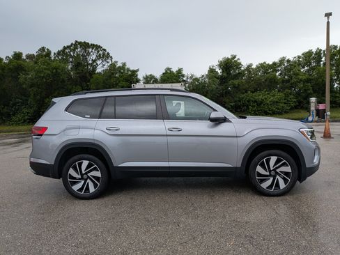 Used 2026 Volkswagen Atlas SE FWD image 3
