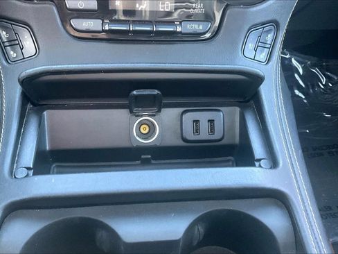 Used 2019 Chevrolet Suburban Premier AWD/4WD image 22
