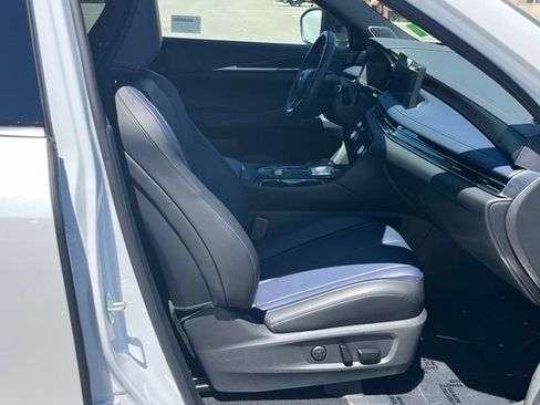 Certified 2026 INFINITI QX60 Sport w/ Dark Cargo Package AWD/4WD image 8