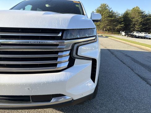 Used 2021 Chevrolet Suburban High Country AWD/4WD image 6