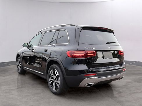 New 2025 Mercedes-Benz GLB 250 4MATIC image 7