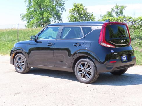 Certified 2022 Kia Soul EX FWD image 31