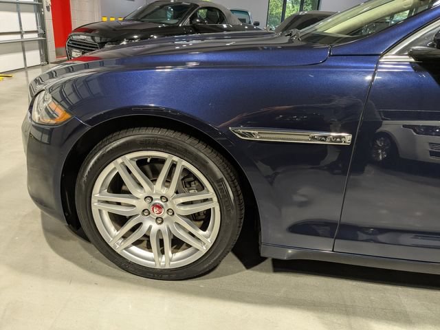Used 2017 Jaguar XJ L Portfolio AWD/4WD image 4