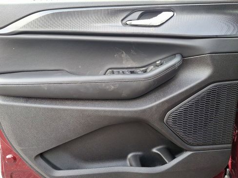 New 2025 Jeep Grand Cherokee L Laredo image 12