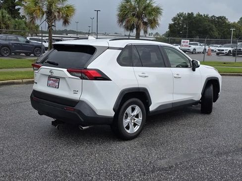 Used 2020 Toyota RAV4 XLE w/ Convenience Package AWD/4WD image 5