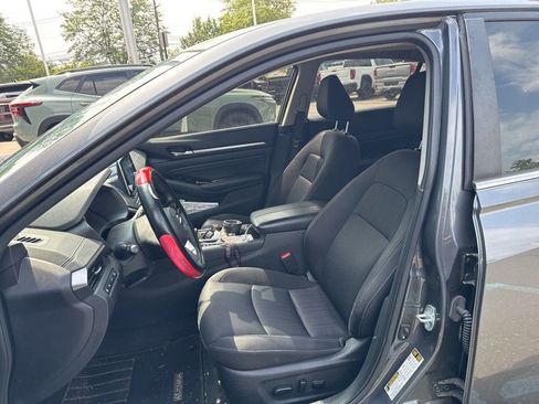 Used 2021 Nissan Altima 2.5 SV w/ SV Premium Package image 9