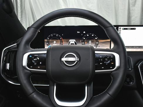 Used 2025 Nissan Armada Platinum Reserve AWD/4WD image 37