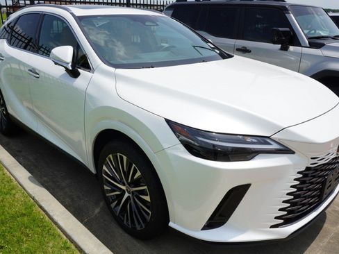 Certified 2025 Lexus RX 350 Premium Plus w/ Accessory Package (Z1) FWD image 3