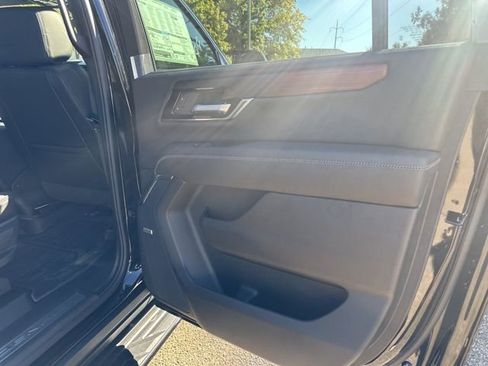 New 2026 GMC Yukon XL Denali w/ LPO, Floor Liner Package image 24