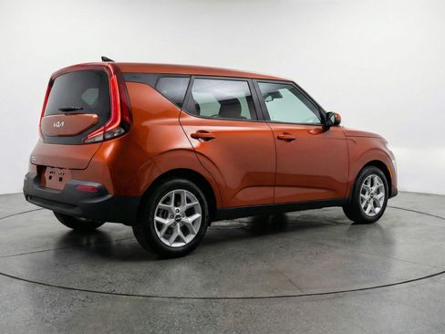 Used 2025 Kia Soul LX w/ LX Technology Package image 9