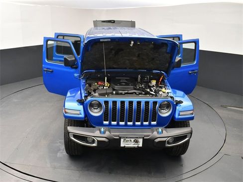 Used 2023 Jeep Wrangler Unlimited Sahara image 26