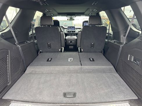 Used 2021 GMC Yukon AT4 w/ AT4 Premium Plus Package image 9