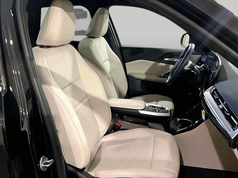 Used 2025 BMW X1 xDrive28i w/ Premium Package AWD/4WD image 7