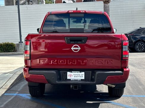 Used 2025 Nissan Frontier SV w/ SV Convenience Package image 6