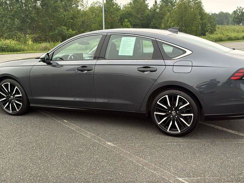 Used 2023 Honda Accord Touring image 10