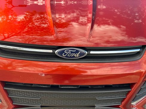 Used 2015 Ford Escape SE w/ Equipment Group 201A FWD image 23