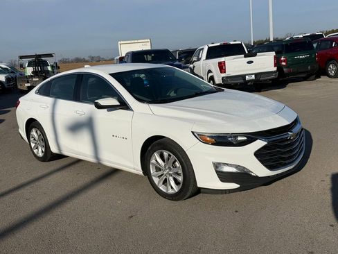 Used 2023 Chevrolet Malibu LT image 2
