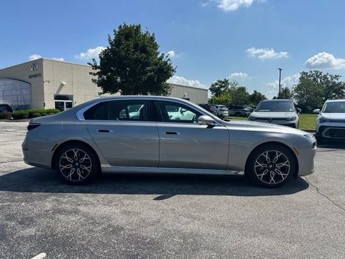 Used 2024 BMW i7 eDrive50 RWD image 8