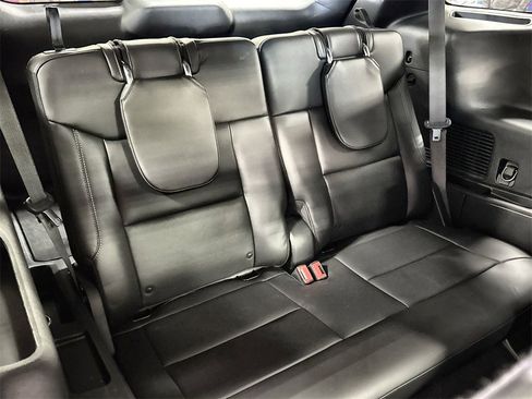 Used 2022 Ford Explorer XLT w/ Equipment Group 202A image 31