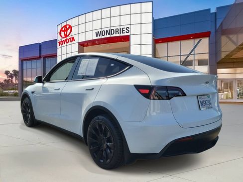 Used 2022 Tesla Model Y Long Range AWD/4WD image 5